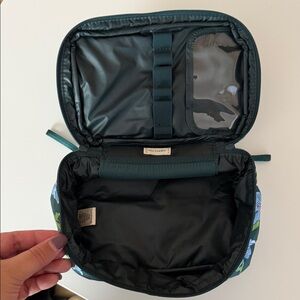 Essential Brush Up Cosmetic Case